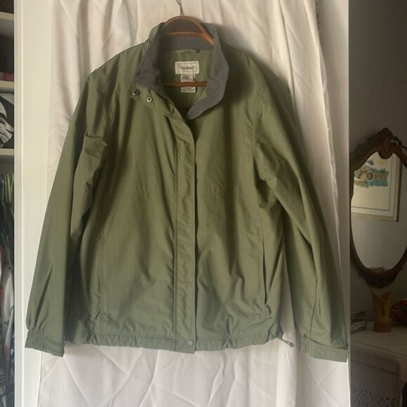 Great L.L. Bean coat! - Picture 1 of 8